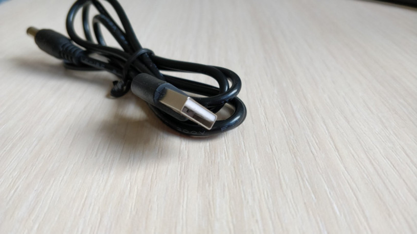 kabel-ot-usb-pitaet-raznye-ustroistva-5-volt-big-3