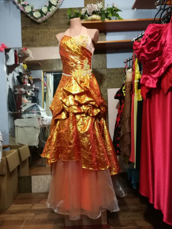 sceniceskie-i-vecernie-nariadykomplekty-dlia-bala-i-maskarada-v-arendu-sveia-big-4