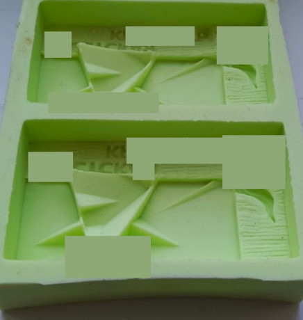 izgotovlenie-silikonovyx-moldov-dlia-epoksidnoi-smoly-myla-gipsa-big-0