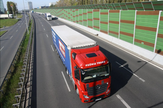 ishhem-voditelei-ce-vygodnaia-zarplata-bonusy-rabota-v-evrope-big-0