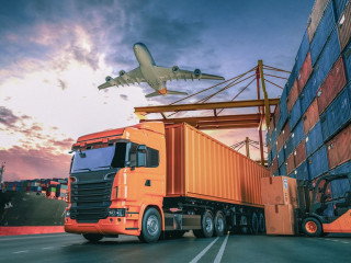 Семейная транспортная компания приглашает водителей C+E – дружеская атмосфера, новый автопарк