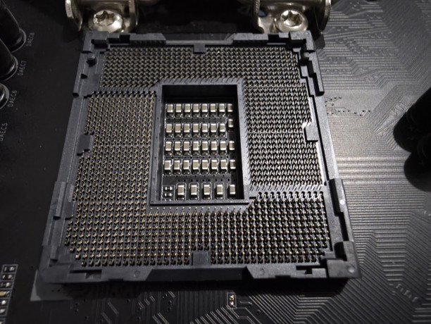 materinskaia-plata-gigabyte-z390-aorus-pro-rev-10-big-4