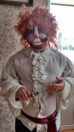 maskaradnye-nariady-prokat-vecernie-platiasmokingi-big-4