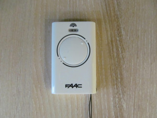 Пульт ДУ для ворот, ролет, шлагбаумов, FAAC XT2 433 SLH LR, белый цвет