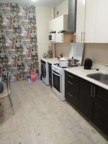 v-kottedze-na-sutki-do-6-komnat-perenocevat-gruppe-do-20-cel-big-0