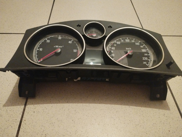 shhitok-priborov-opel-astra-h-big-2