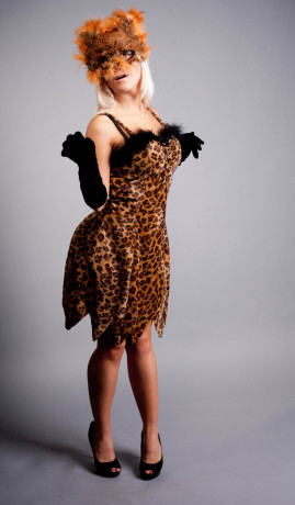 maskaradnye-nariady-prokat-i-posiv-vzroslym-big-1