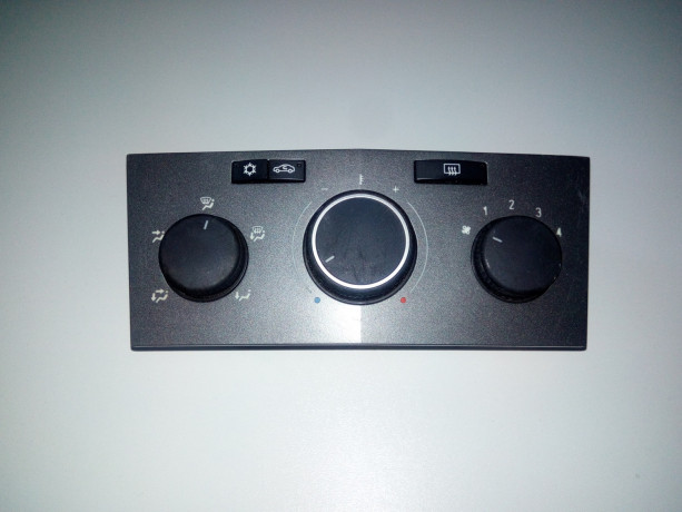 blok-upravleniia-pecki-opel-astra-h-big-0