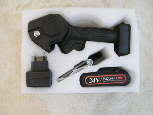 mini-pila-akkumuliatornaia-cepnaia-mini-electric-chainsaw-21v-big-3