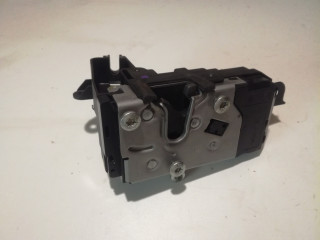 Замок двери Opel Astra H