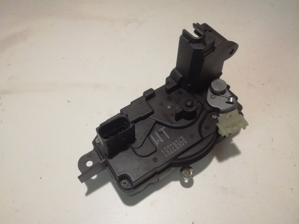 zamok-dveri-opel-astra-h-big-1