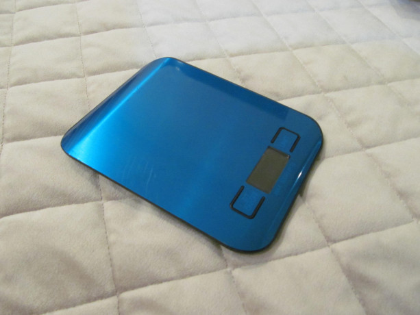 vesy-kuxonnye-kitchen-maks-5-kg-pitanie-2-batareiki-aaa-big-0