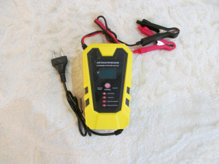 Зарядное устройство автомобильных, мотоциклетных Акб Ups06