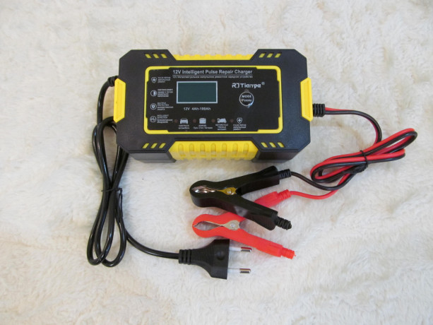 zariadnoe-ustroistvo-avtomobilnyx-motocikletnyx-akb-tianye-rj-c120501a-big-0