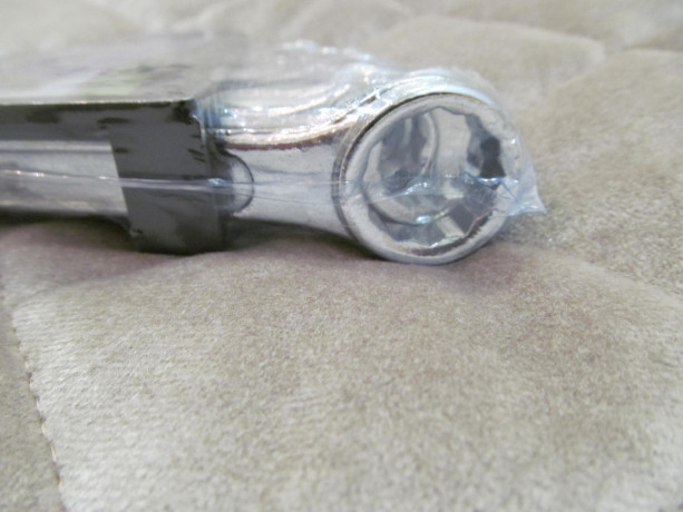 nabor-kliucei-kombinirovannyi-pomoshhnik-model-5124mr-indiia-6-19-mm-12-predmetov-big-3