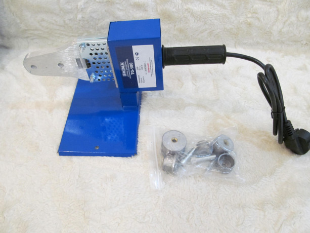 apparat-dlia-svarki-plastikovyx-trub-brima-tg-180-1600vt-nasadki-20-32mm-big-1