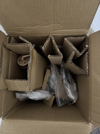 prodaiutsia-novye-svetilniki-big-1