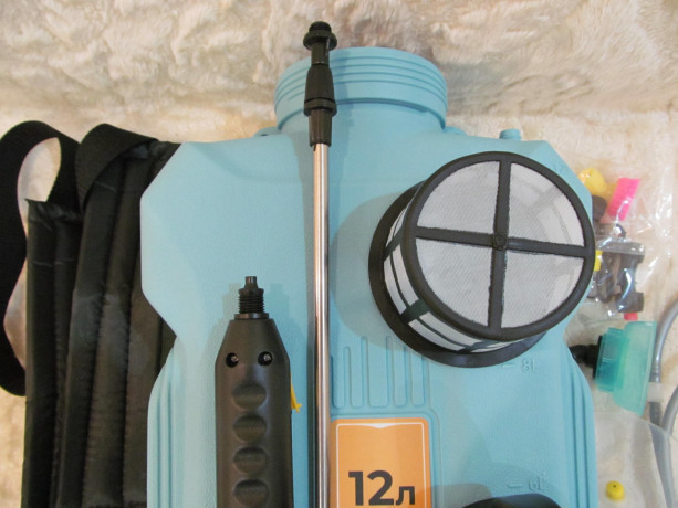 opryskivatel-akkumuliatornyi-classmark-mod-km-12l-big-1