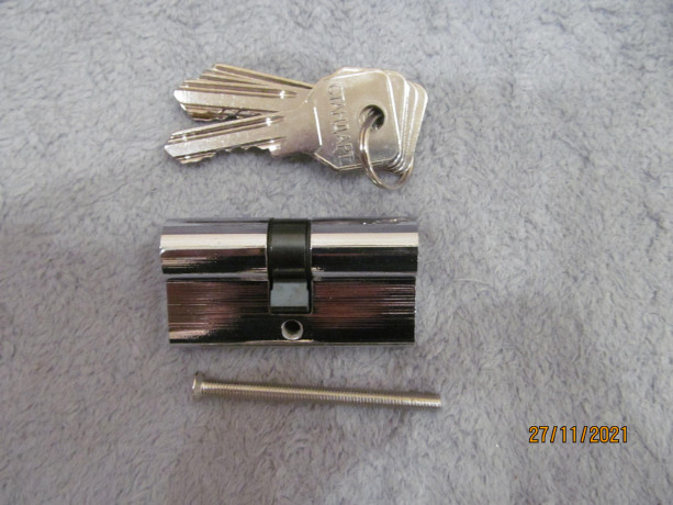 cilindrovyi-mexanizm-serdcevina-zamka-modelzi60-5k-sr-5-kliucei-big-1