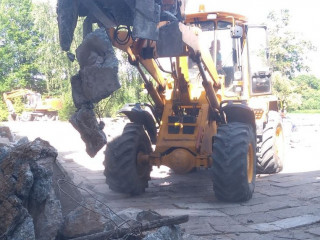 Аренда погрузчика Амкодор с вилами