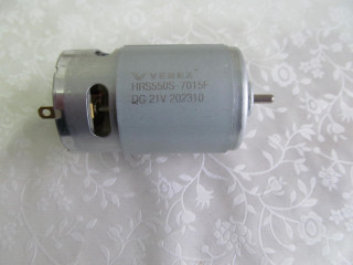 Двигатель (мотор) 21V, диаметр вала 3.175мм (без шестерни), 2000 об в мин.