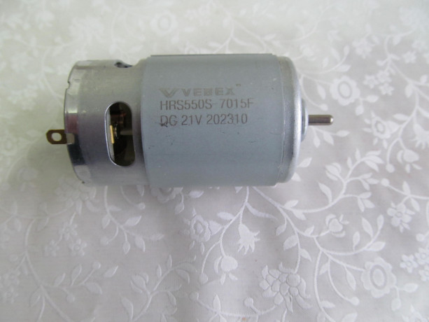 dvigatel-motor-21v-diametr-vala-3175mm-bez-sesterni-2000-ob-v-min-big-0