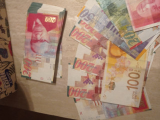 Поменять старые израильские шекели в Минске