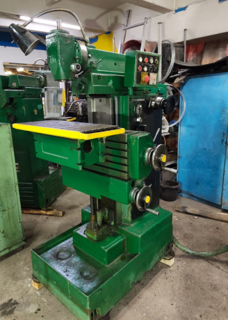 fn-32-sirokouniversalnyi-frezernyi-stanok-big-0