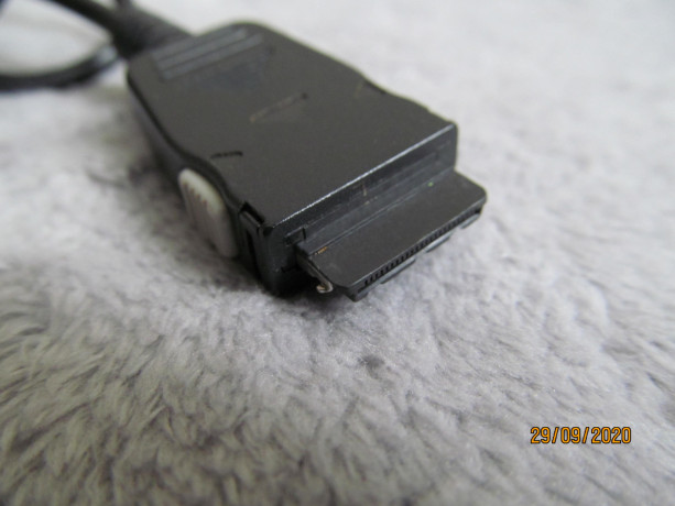 zariadnoe-ustroistvo-setevoi-adapter-model-stc-4271-42v-600ma-big-5