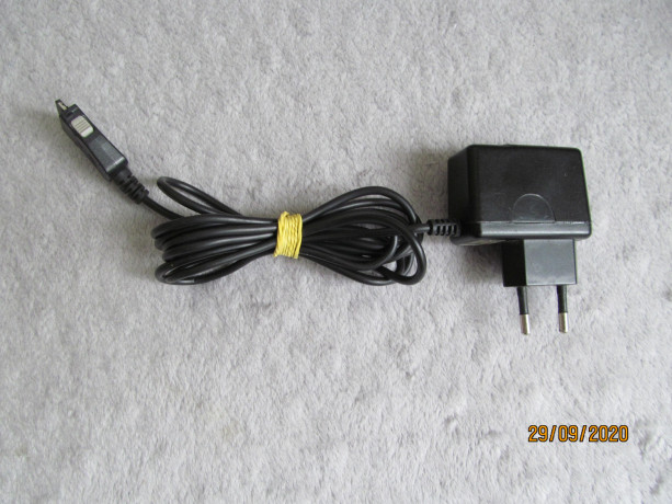 zariadnoe-ustroistvo-setevoi-adapter-model-stc-4271-42v-600ma-big-0