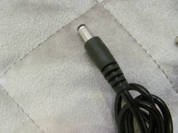 zariadnoe-ustroistvo-dlia-akkumuliatorov-elektroinstrumenta-mini-pila-usm-mini-moika-i-td-21v-big-1