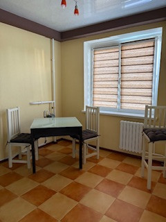 sdam-2-komnatnuiu-kvartiru-s-mebeliu-na-dlitelnyi-srok-big-1