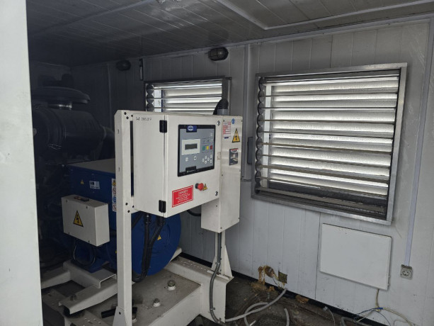 dizel-generatornaia-ustanovka-fg-wilson-v-konteinere-big-0