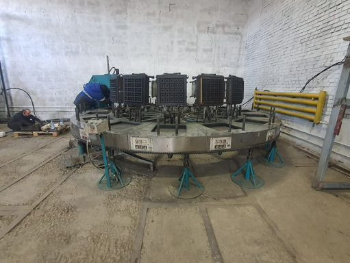 vibropress-sagama-toro-dlia-proizvodstva-plitki-otlicnoe-sostoianie-big-1