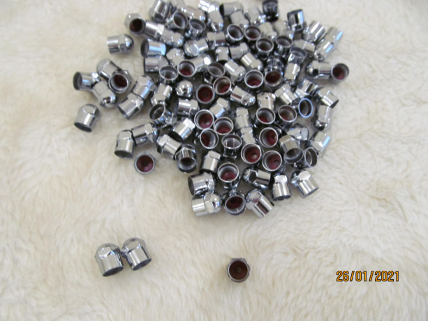 kolpacok-na-ventil-nipel-kolesa-plastik-xromirovannyi-100-st-big-3