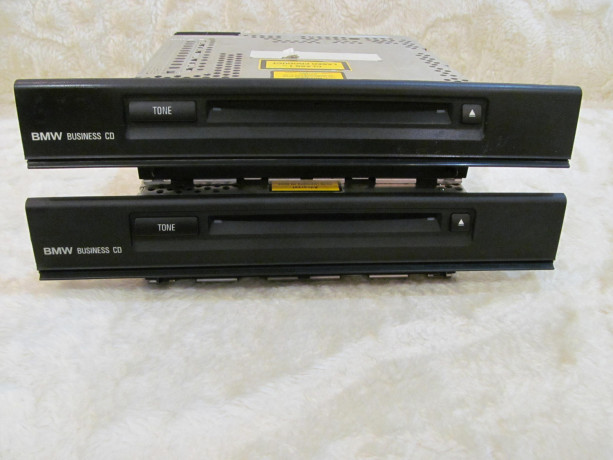 bmw-e39-magnitola-mod-bmw-cd53-e3953-made-in-hungary-big-0