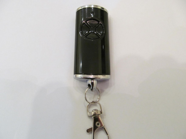 pult-du-dlia-vorot-rolet-slagbaumov-novyi-hormann-hse4-bs-86835-mgc-big-1