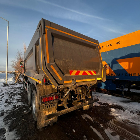 samosval-howo-t5g-8x4-big-2