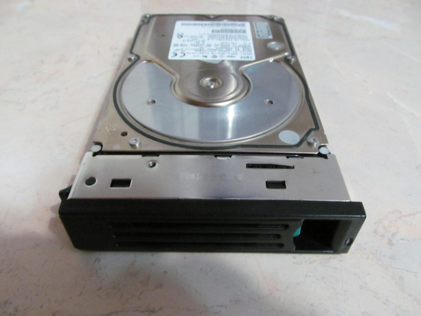 zestkii-disk-ibm-dnes-309170-e182115-hg-9-gb-scsi-bu-big-1